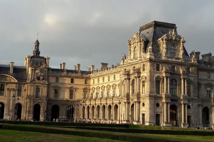 Louvre Museum